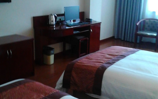 GreenTree Inn LiuAn HuoQiu County JianXing Road Express Hotel