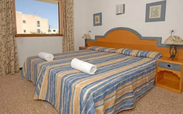 Naixent Apartments