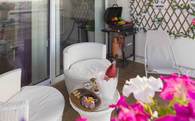 Sea View 2 Bed Apartment Close to Beach Hpi6768