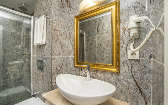 Kunlun Kensington Hotel