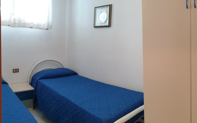 Delightful Seaside Flat With ac - Beahost