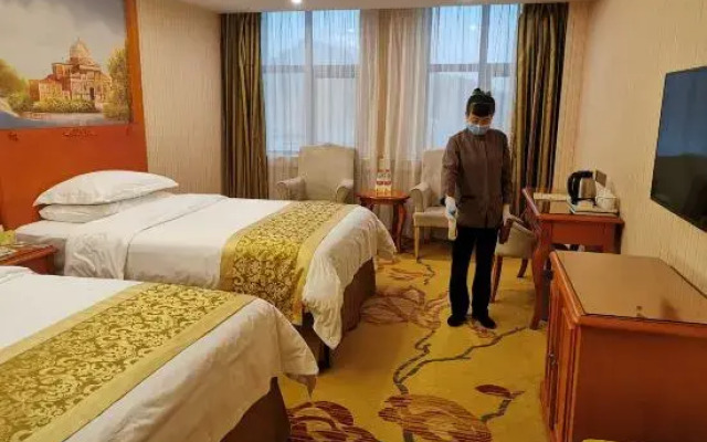 Vienna Hotel (Yizhang)