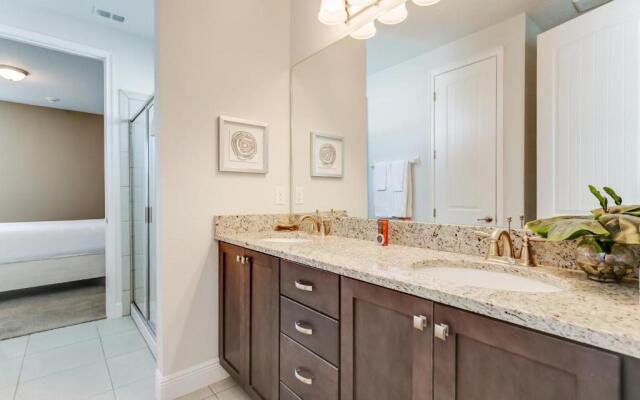 8 Bedroom Vacation Home with Pool 2114