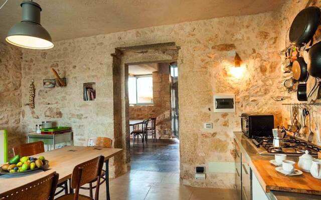 Lush Holiday Home in Ragusa with Pool & Antique Interiors