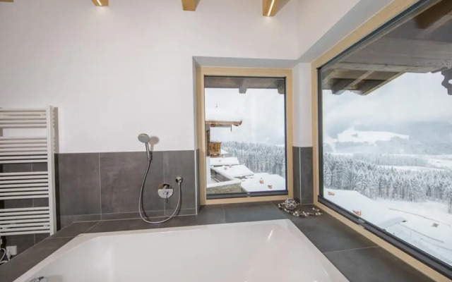 Amazing Chalet in Neukirchen near Wildkogel Ski Arena