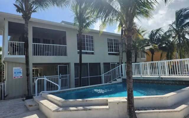 Palm Tree Cove Resort