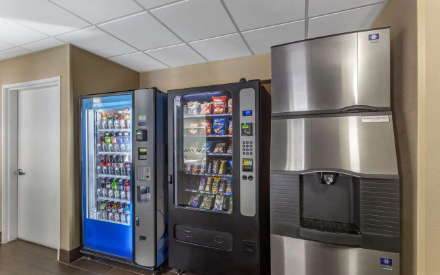 Comfort Inn Gurnee near Six Flags