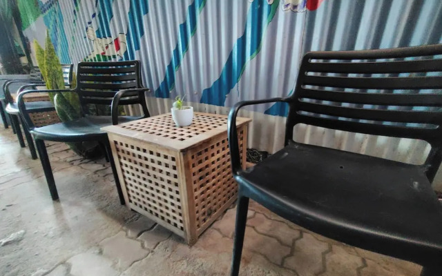 La Ud Lounge and Hostel