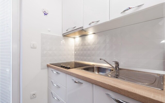 Beautiful Apartment in Rukavac With Wifi