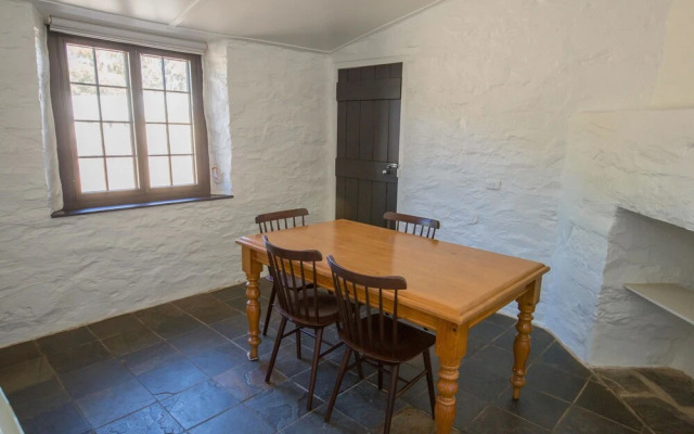 Paxton Square Cottages