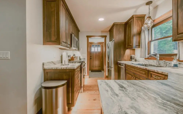 Spotted Bear Cabin For 6