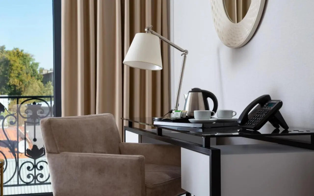 Вo'ston Hotel
