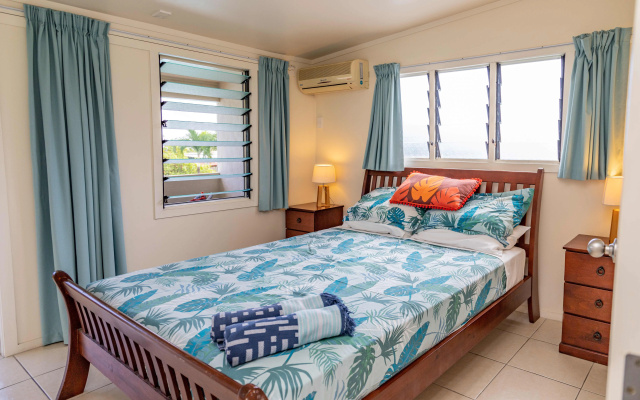 Coral Sands Apartments