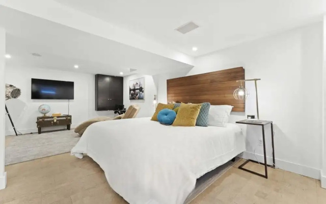 Specious Fully Private Studio apt With Laundry