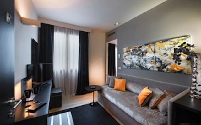 Charming House DD724