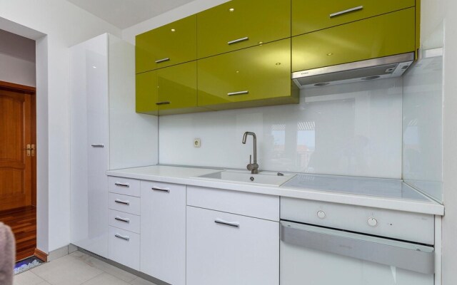 Beautiful Apartment in Povljana With Wifi and 2 Bedrooms
