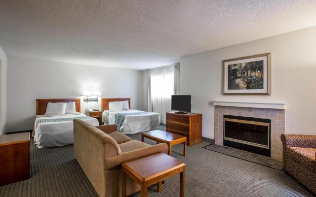 Cloverleaf Suites Columbia