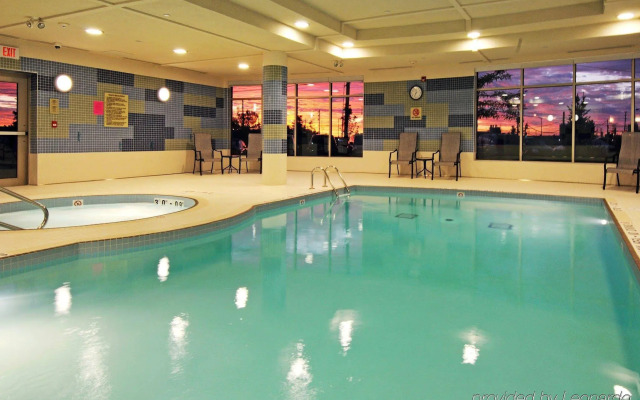 Holiday Inn Express & Suites Vaughan-Southwest by IHG