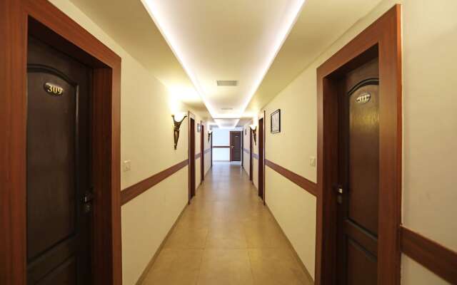 Capital O 18792 The Grand Neelam