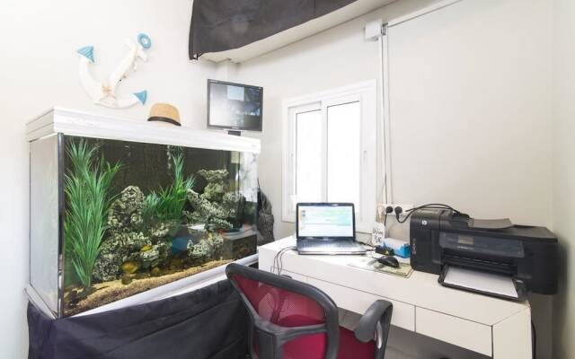 Sapir Hostel - Adults Only