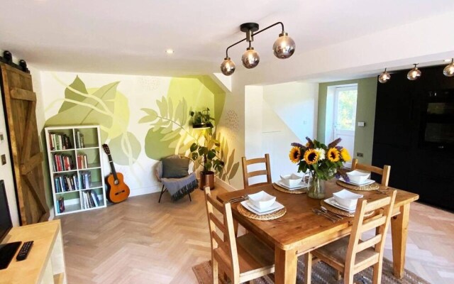 Little Chi, Scandinavian Pitched Roof 2-bed House