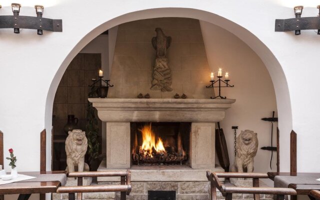 Excalibur Penzion a Restaurace