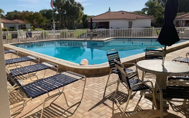 Vista Hermosa Casita Near the Beach