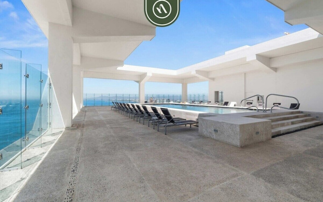 Luxury Oceanfront 3 BR Condo - Pools