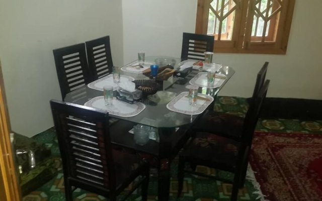 Al-Karim Family Guest House Hunza