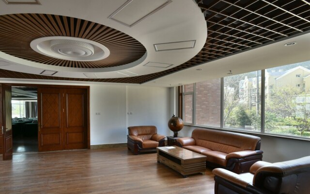 Qingdao Oceanside Hotel & Resort