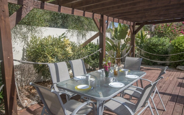 Villa Josie, Modern 3Bdr Ayia Napa Villa With Pool