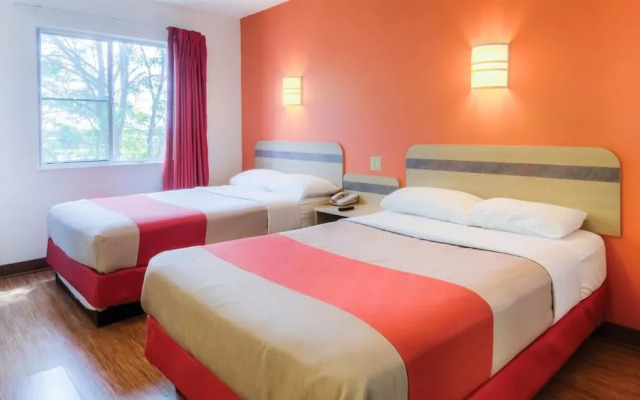 Sleep Inn & Suites