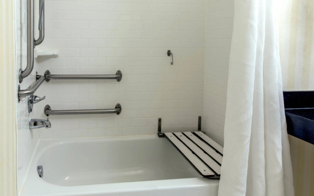 Fairfield Inn & Suites by Marriott Canton