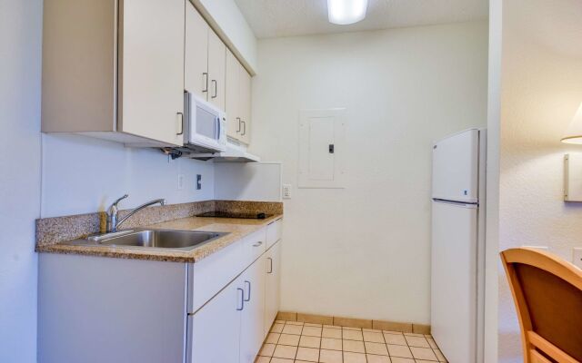 Motel 6 Biloxi, MS - Beach