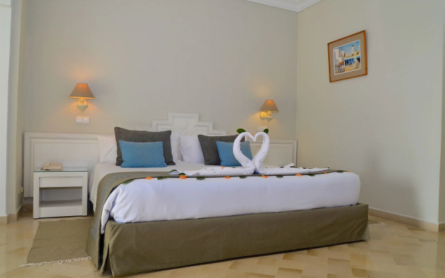 Royal Garden Palace (Families and Couples)