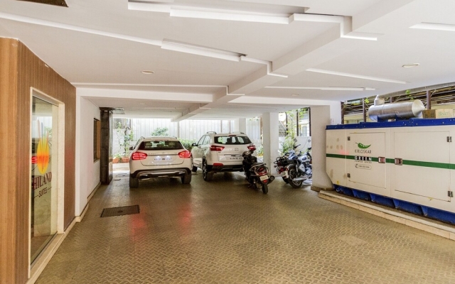 Fabhotel Hiland Suites