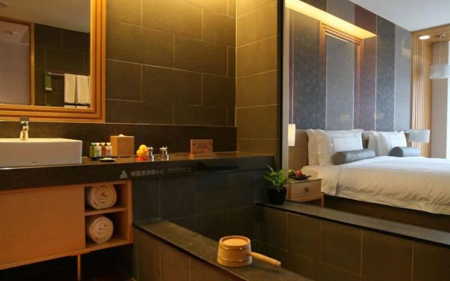 Evergreen Resort Hotel (Jiaosi)