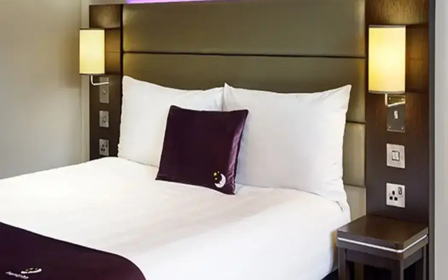 Premier Inn Edinburgh Cc Waverley