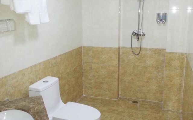 Daweng Jiulongquan Hotel ((Licun Pedestrian Street Store)