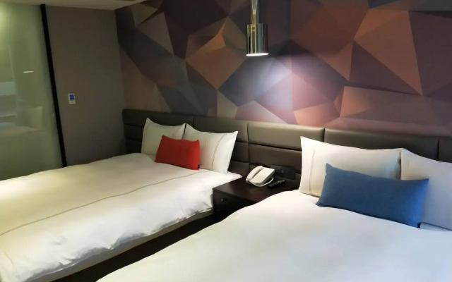 CHECK inn Taichung Wenxin Zhongqing