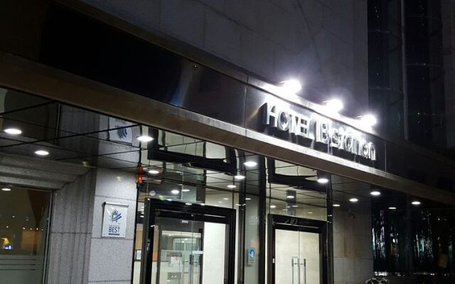 B Station Hotel