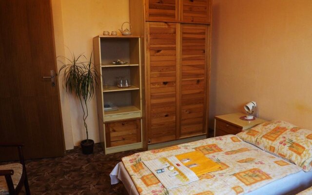 Hotel Avion