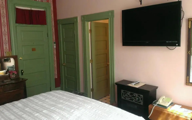 Connor Hotel