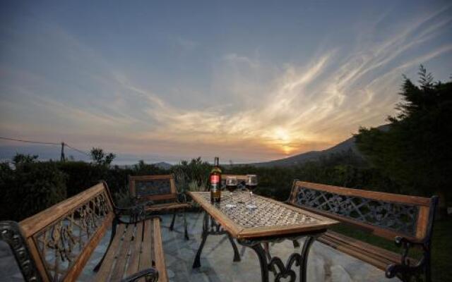 Villa Heaven's Knights 2 with private pool.