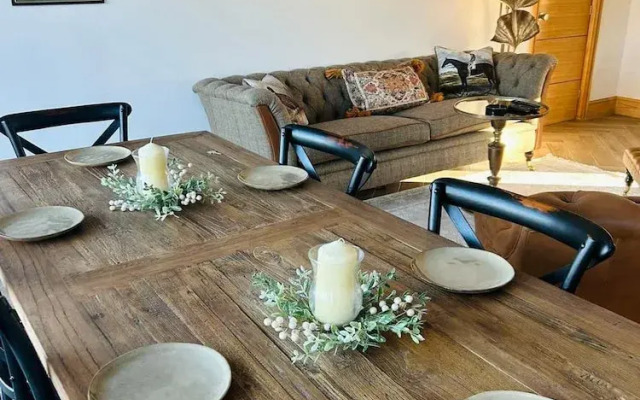 Luxury Langtoft Stud - Sleeps 10