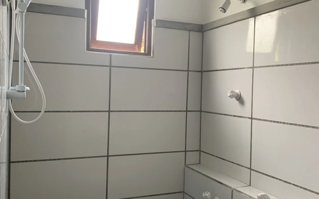 Curry Bowl Restaurant & Turtles Rest