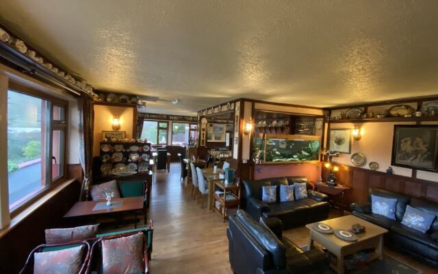 Kylemore Pass Hotel