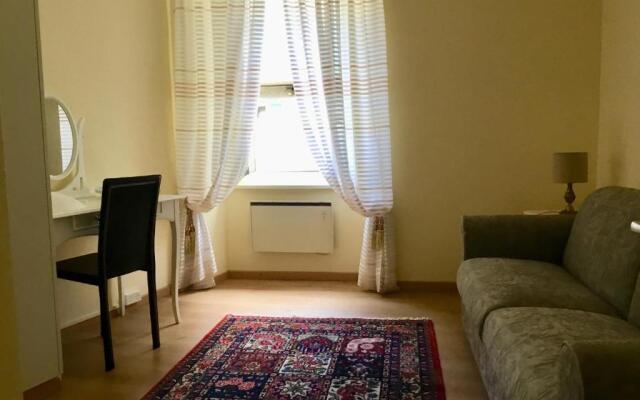 Central lakefront apartment