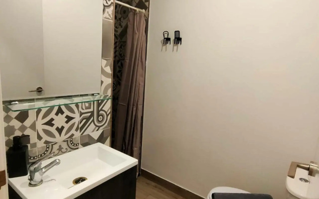 Pequeño Alojamiento con Mini Piscina - NO climatizada