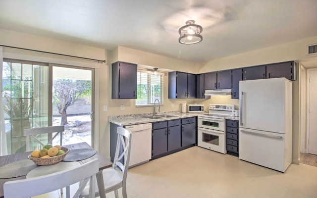 Bright & Sunny Tucson Hideaway w/ Backyard!